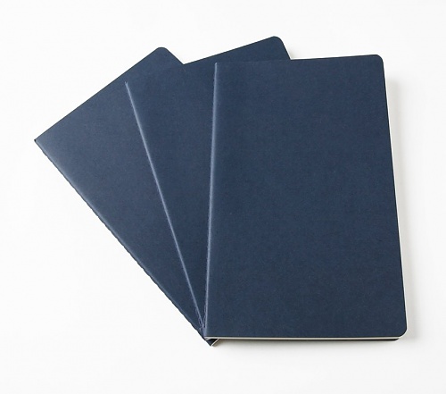 Zestaw 3 zeszytów Moleskine Cahier L duże (13x21 cm) w Kratkę Niebieskie Indygo Miękka oprawa (Moleskine Cahiers Set of 3 Squared Journals Indigo Blue Soft Cover) - 9788862931052